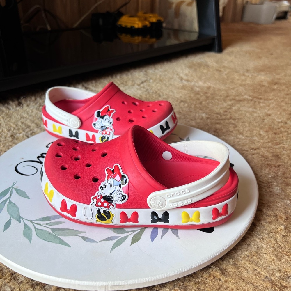 Crocs FunLab Disney Minnie Mouse Toddler Sandals size 1.
